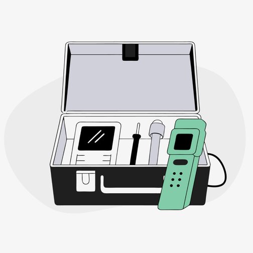 Инструменты в чемоданчике строительного эксперта